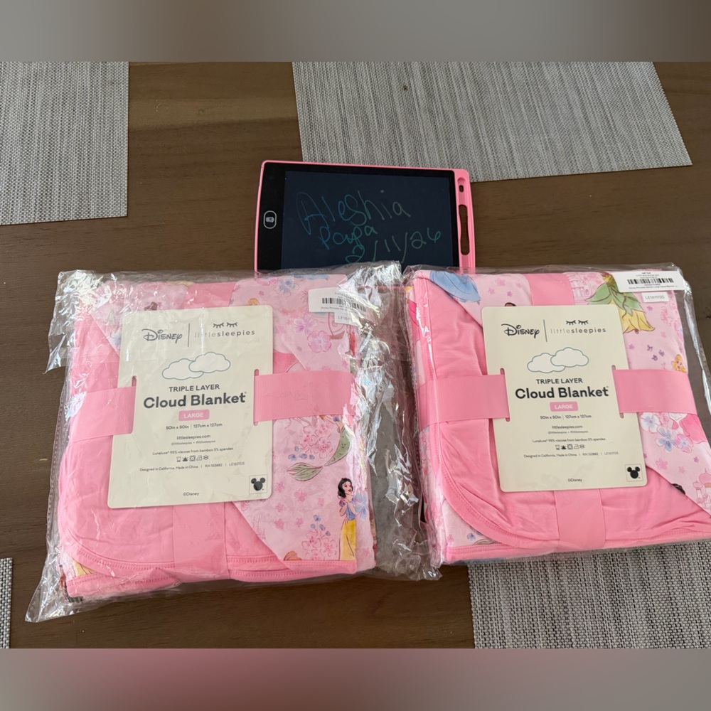 Little Sleepies Disney Princess Gardens  Cloud Blanket
